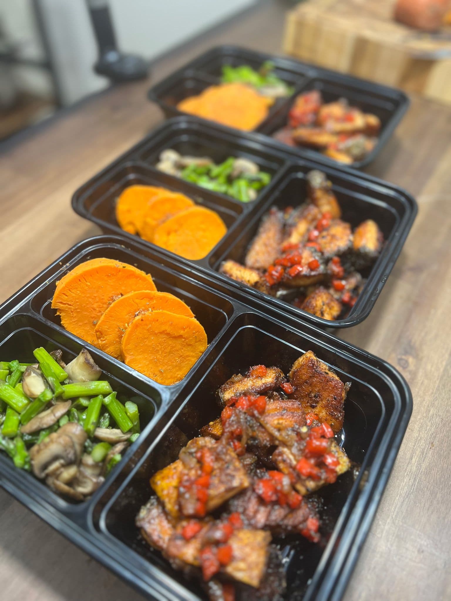 Manhattan House Dining Craft